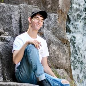 Meet your Posher, Adrian